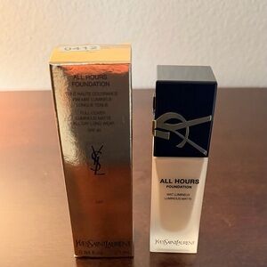 Yves Saint Laurent All Hours Foundation - Luminous Matte in light